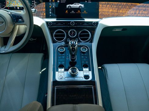 Used 2022 Bentley Continental GT AWD/4WD image 21