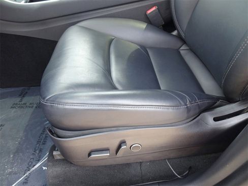 Used 2021 Tesla Model Y Long Range image 10