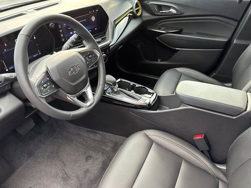 Used 2024 Chevrolet Trax ACTIV w/ Sunroof Package image 10