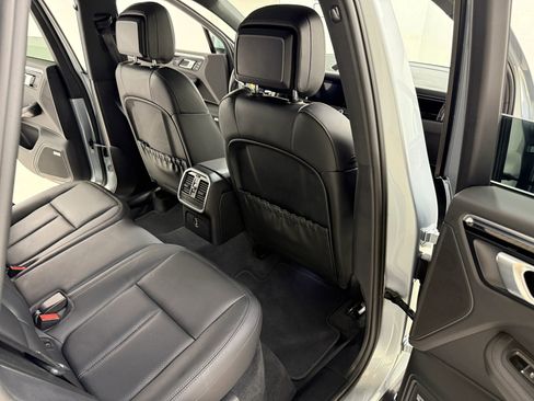 Used 2020 Porsche Macan S image 18