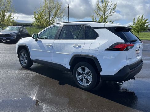 Used 2024 Toyota RAV4 LE image 3