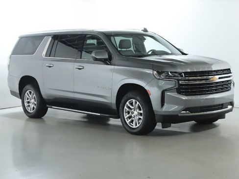 Used 2023 Chevrolet Suburban LT image 9