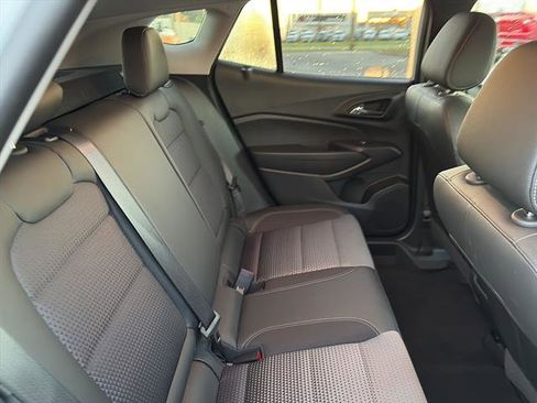 Used 2024 Chevrolet Trax LT image 10