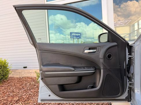 Used 2022 Dodge Charger SXT w/ Leather Interior Group RWD image 14