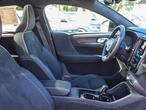 Used 2023 Volvo C40 P8 Recharge Plus image 15