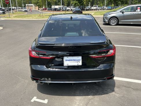 Used 2026 Toyota Camry Hybrid FWD image 9
