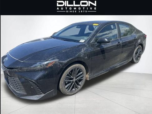 Used 2025 Toyota Camry SE FWD image 17