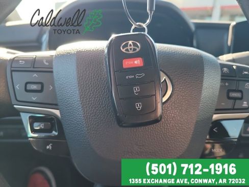 Used 2025 Toyota Camry LE image 28