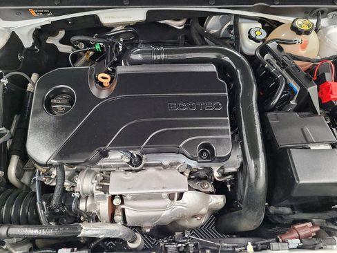 Used 2020 Chevrolet Malibu LT FWD image 30