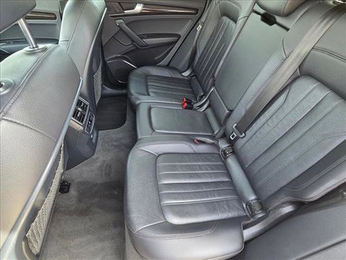 Used 2018 Audi Q5 2.0T Premium Plus w/ Premium Plus Package image 18