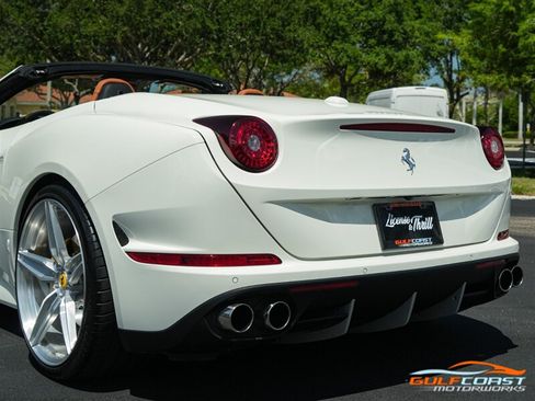 Used 2017 Ferrari California T RWD image 56