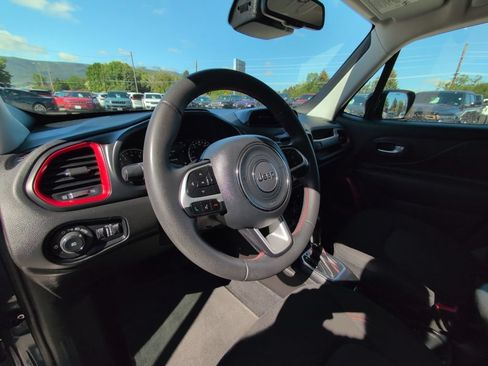 Certified 2023 Jeep Renegade Trailhawk AWD/4WD image 11