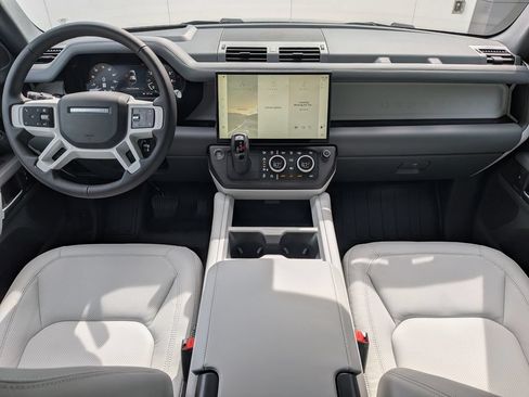 New 2026 Land Rover Defender 110 X-Dynamic SE AWD/4WD image 15