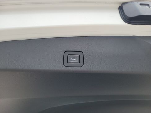 Used 2025 Buick Encore GX Sport Touring w/ Comfort Package FWD image 17