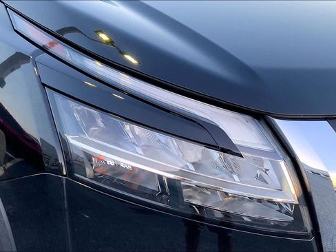 Used 2022 Nissan Pathfinder SV FWD image 24