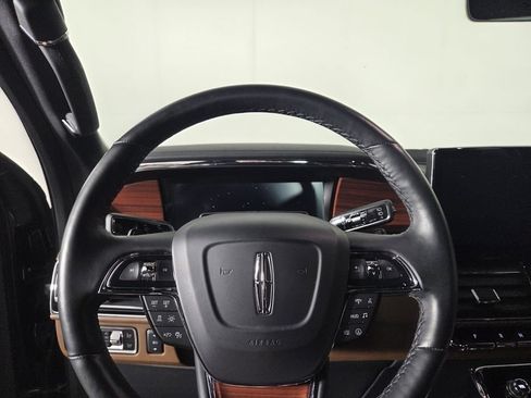 Used 2024 Lincoln Navigator Reserve AWD/4WD image 13