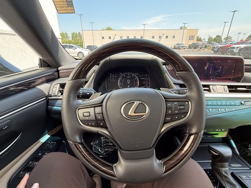Used 2021 Lexus ES 250 w/ Premium Package AWD/4WD image 7