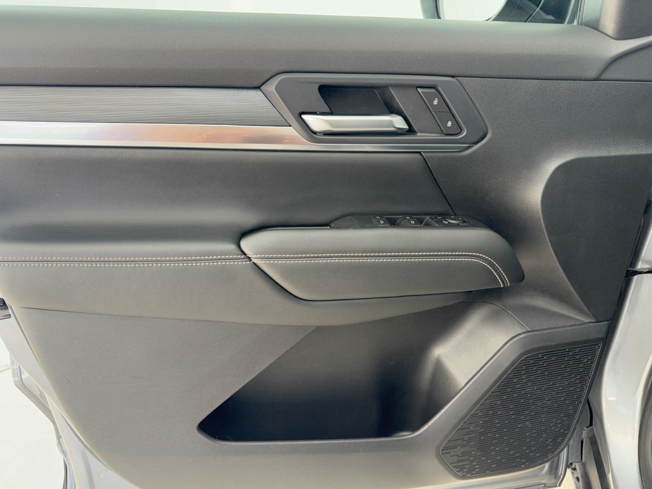 Used 2025 GMC Terrain Elevation FWD image 14