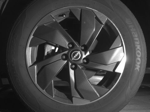 Used 2025 Nissan Rogue SV image 12