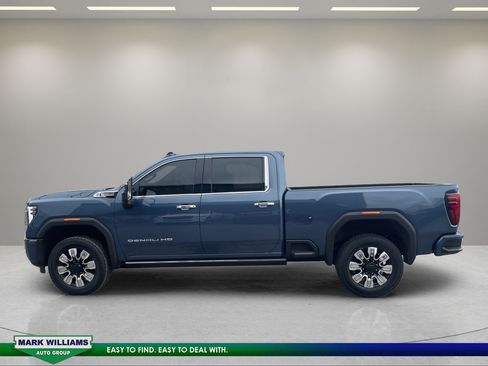 Used 2024 GMC Sierra 3500 Denali w/ Denali Reserve Package AWD/4WD image 4