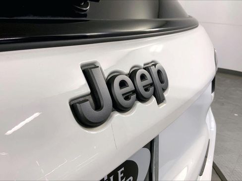 Used 2025 Jeep Compass Trailhawk AWD/4WD image 29