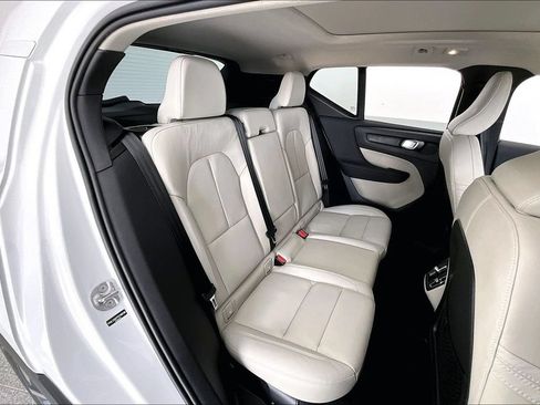 New 2026 Volvo XC40 B5 Plus w/ Protection Package Premier AWD/4WD image 8