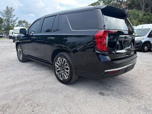 Used 2024 GMC Yukon Denali Ultimate AWD/4WD image 3