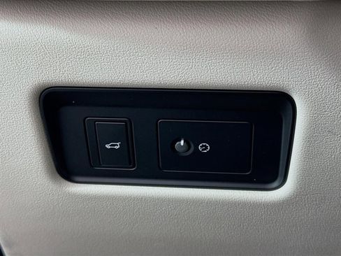 New 2026 Jaguar F-PACE R-Dynamic S image 10