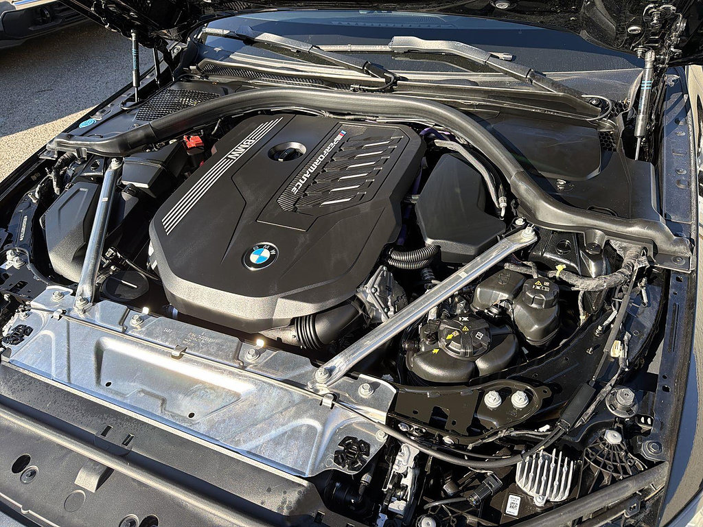 Used 2024 BMW M440i Coupe w/ Premium Package RWD image 30