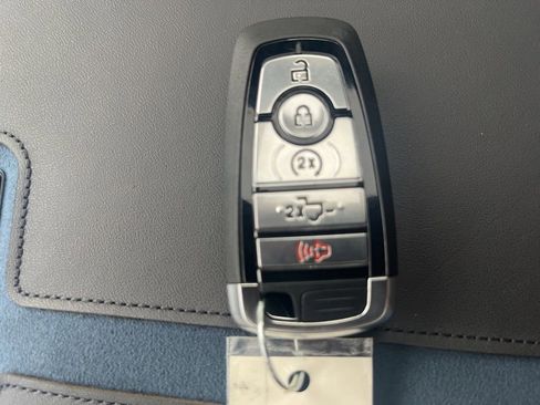 New 2025 Ford F250 Platinum image 34