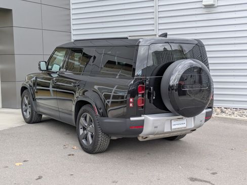 Used 2025 Land Rover Defender 130 S image 3