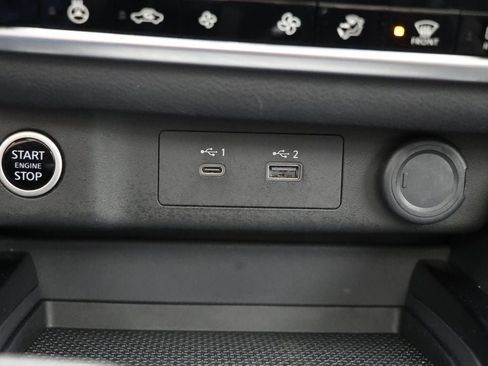 Used 2023 Nissan Rogue SV w/ SV Premium B Package image 25