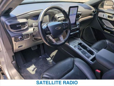 Used 2023 Ford Explorer Platinum w/ Technology Package AWD/4WD image 14