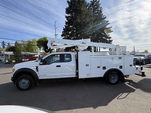 Used 2017 Ford F550 4x4 SuperCab Super Duty image 12