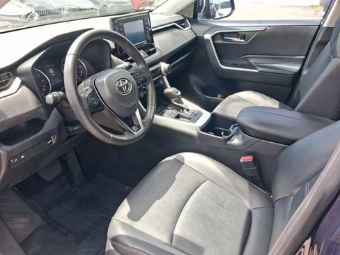 Used 2022 Toyota RAV4 XLE Premium FWD image 10