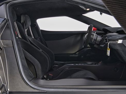 Used 2020 Ford GT Carbon Series image 27