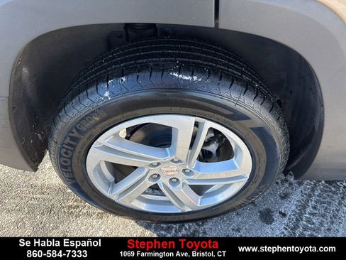 Used 2018 GMC Terrain SLE w/ Driver Convenience Package image 9