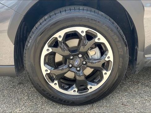 Used 2023 Subaru Crosstrek 2.0i Premium image 9