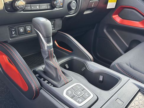 New 2026 Nissan Frontier PRO-4X w/ Pro-4x Convenience Package image 25