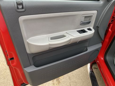 Used 2005 Dodge Dakota Laramie image 11