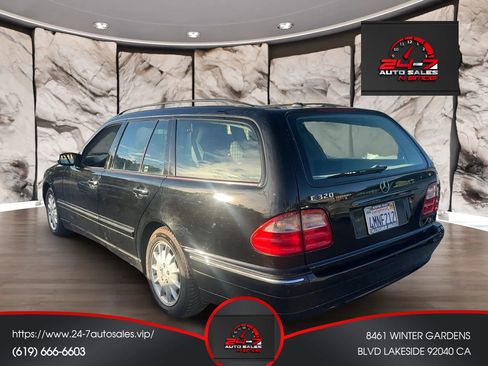 Used 2000 Mercedes-Benz E 320 Wagon image 4