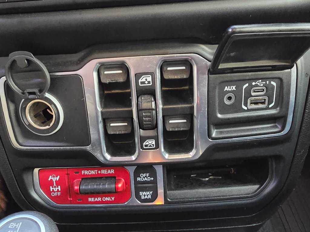 Used 2020 Jeep Gladiator Rubicon AWD/4WD image 29
