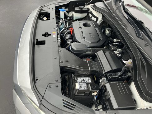 Used 2019 Hyundai Santa Fe SE image 40