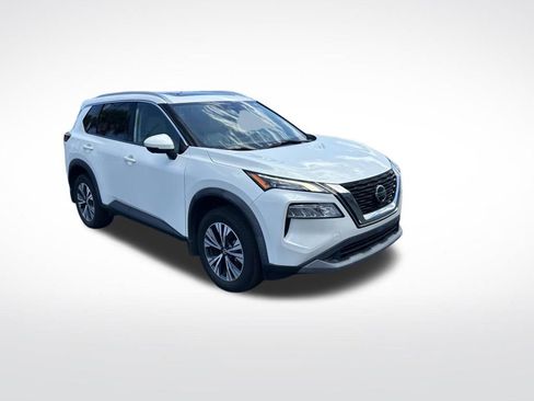Certified 2021 Nissan Rogue SV w/ Premium Package FWD image 6