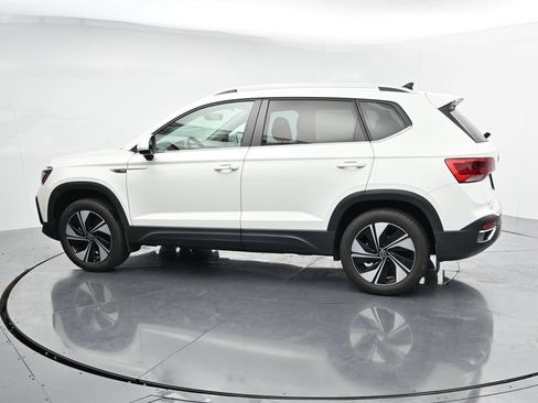 Used 2023 Volkswagen Taos SE AWD/4WD image 5