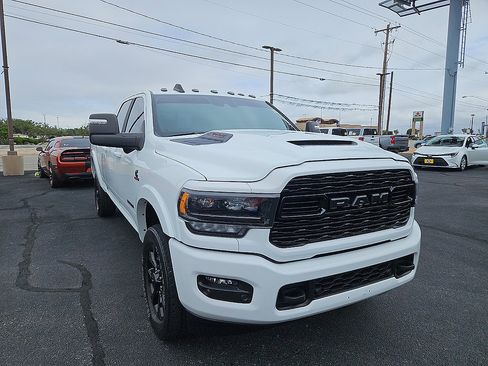 Used 2024 RAM 2500 Limited AWD/4WD image 7
