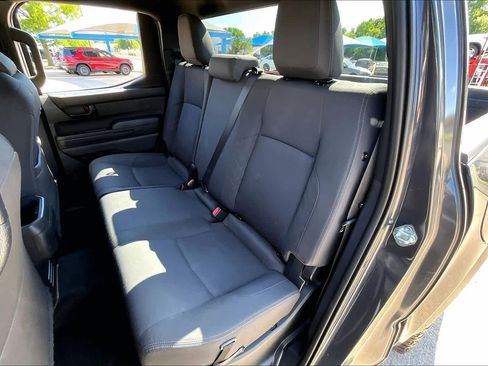 Used 2025 Toyota Tacoma SR5 AWD/4WD image 21
