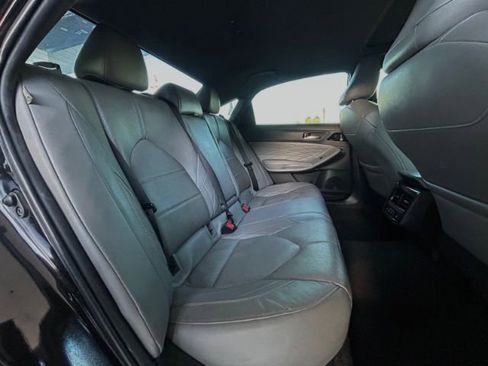 Used 2020 Toyota Avalon Limited image 8