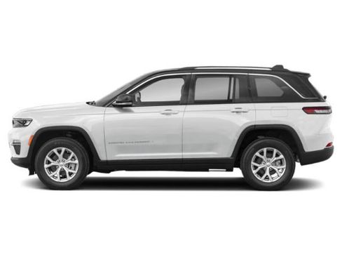 Used 2023 Jeep Grand Cherokee Overland AWD/4WD image 2