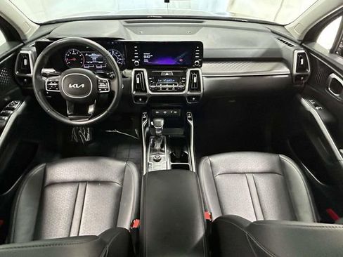Used 2023 Kia Sorento S w/ Panoramic Sunroof Package FWD image 9
